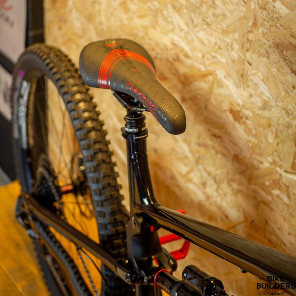 Siodełko Chromag czerwone | Bike Builders Garage