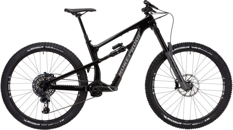 NUKEPROOF MEGA RS Black Carbon cały rower, widok z boku