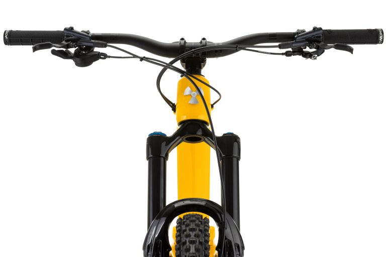 NUKEPROOF MEGA Elite Factory Yellow Carbon cały rower przód, widok z przodu